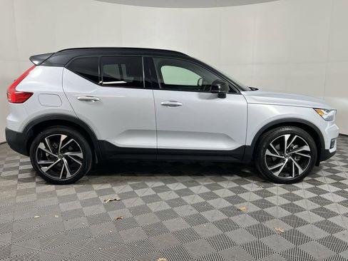 Used 2021 Volvo XC40 T5 R-Design w/ Advanced Package image 11