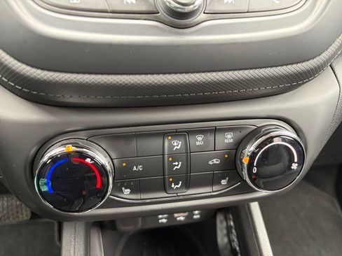 Used 2023 Chevrolet TrailBlazer LT image 24