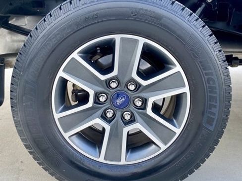 Used 2015 Ford F150 XLT w/ Equipment Group 302A Luxury image 9