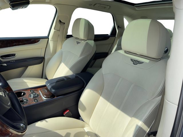 Used 2019 Bentley Bentayga AWD/4WD image 8