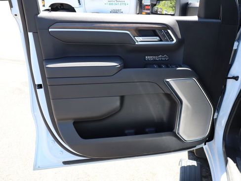 Used 2026 Chevrolet Silverado 1500 High Country w/ High Country Premium Package AWD/4WD image 12