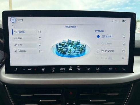 Used 2023 Ford Escape SE w/ PHEV Premium Package image 20