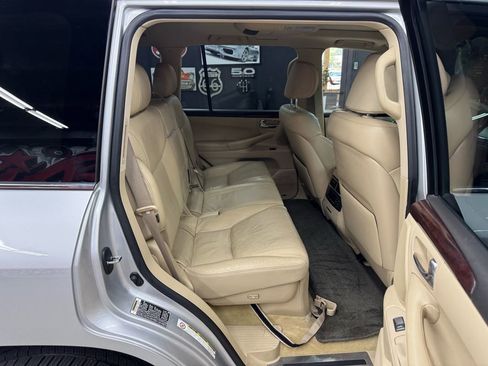 Used 2010 Lexus LX 570 4WD image 21