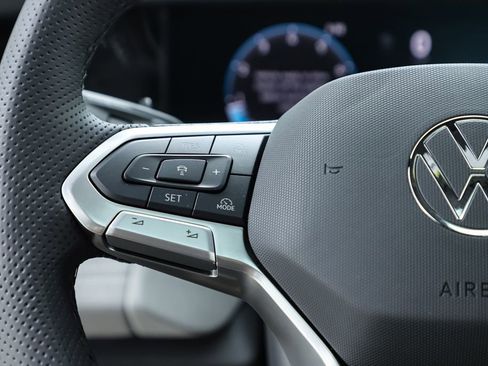 New 2026 Volkswagen Tiguan SE R-Line image 60