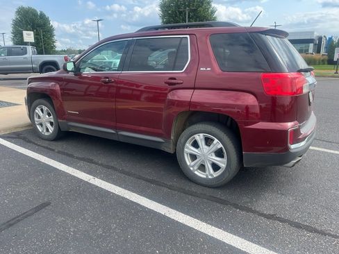 Used 2017 GMC Terrain SLE w/ Convenience Package FWD image 2
