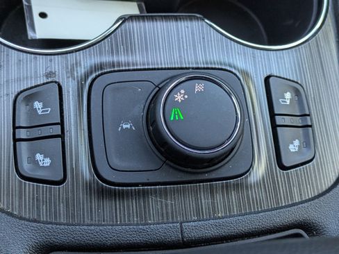 Used 2023 GMC Acadia SLT image 28