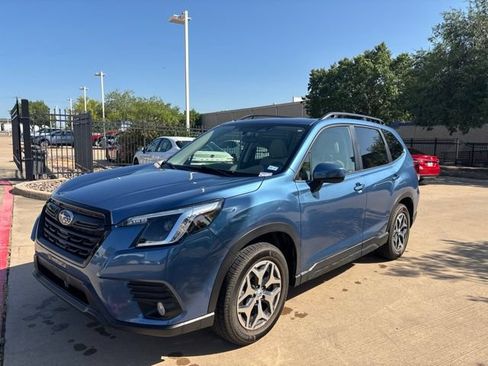 Used 2023 Subaru Forester Premium AWD/4WD image 1