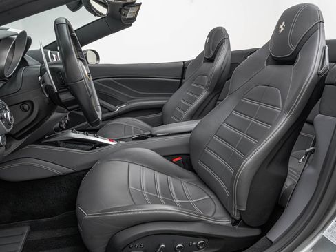 Certified 2016 Ferrari California T RWD image 5