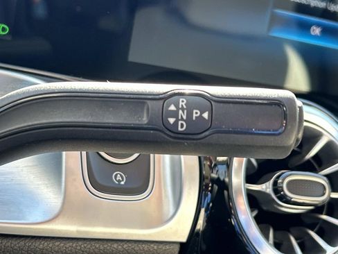 Used 2022 Mercedes-Benz GLB 250 4MATIC image 32