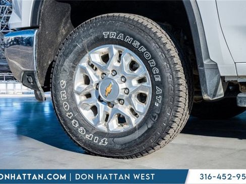 Used 2024 Chevrolet Silverado 2500 LT image 38