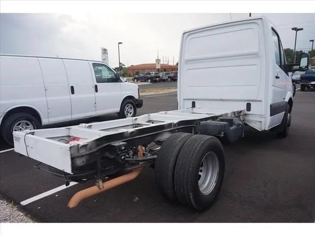 Used 2010 Freightliner Sprinter 3500 RWD image 4