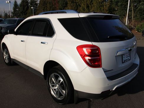 Used 2017 Chevrolet Equinox Premier w/ Enhanced Convenience Package image 5