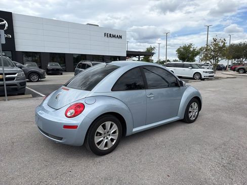 Used 2009 Volkswagen Beetle S FWD image 5