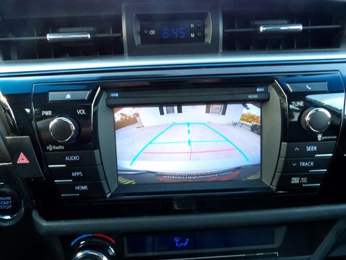 Used 2014 Toyota Corolla LE Premium image 32