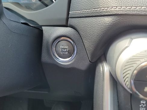 Used 2019 Toyota RAV4 Limited w/ Cold Weather Package FWD image 24
