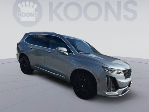 Used 2024 Cadillac XT6 Premium Luxury AWD/4WD image 2