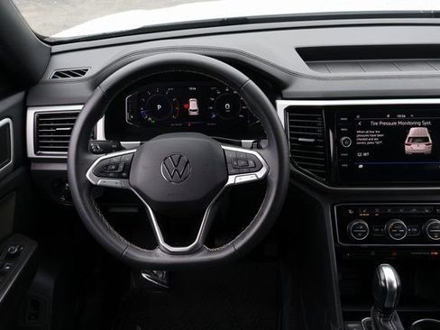 Certified 2023 Volkswagen Atlas Cross Sport SE image 15