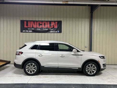 Used 2020 Lincoln Nautilus FWD w/ Equipment Group 101A image 6