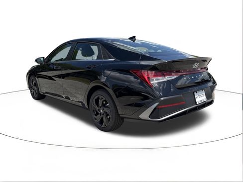 New 2026 Hyundai Elantra SEL Sport FWD image 5