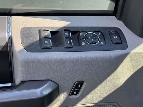Used 2019 Ford F250 XLT w/ XLT Premium Package AWD/4WD image 18