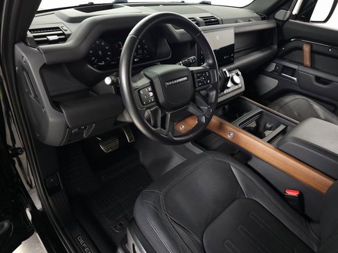 Used 2024 Land Rover Defender 130 X image 17