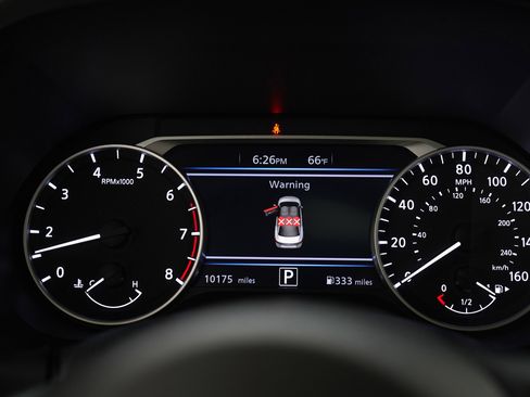 Used 2025 Nissan Sentra SV w/ SV Premium Package image 19