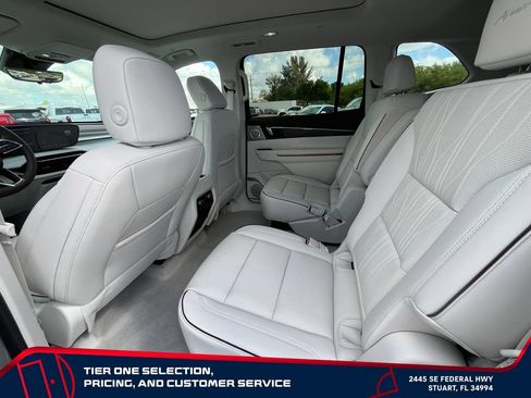 New 2026 Buick Enclave Avenir w/ Super Cruise Package AWD/4WD image 13