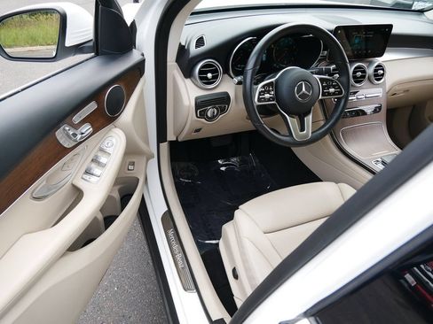 Used 2022 Mercedes-Benz GLC 300 4MATIC image 10