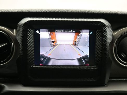 Used 2023 Jeep Gladiator Sport image 17