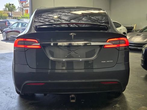 Used 2020 Tesla Model X Long Range image 3
