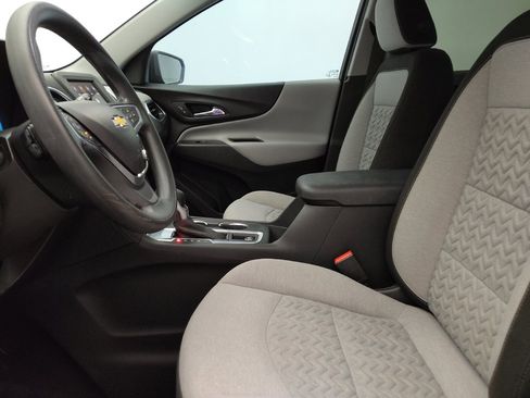 Used 2022 Chevrolet Equinox LS FWD image 17