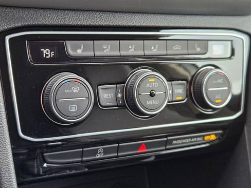 Used 2023 Volkswagen Atlas SE image 28