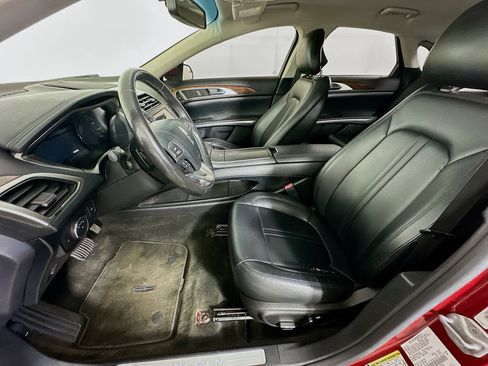 Used 2016 Lincoln MKZ FWD image 13