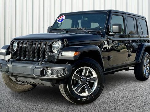 Used 2019 Jeep Wrangler Unlimited Sahara w/ Dual Top Group image 3
