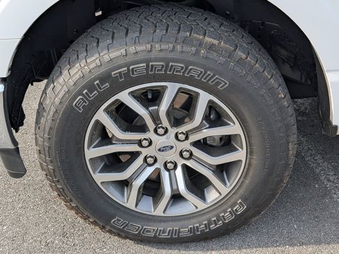 Used 2022 Ford F150 Lariat w/ Equipment Group 501A Mid image 28