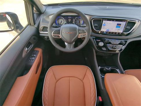 New 2026 Chrysler Pacifica Pinnacle w/ Trailer Tow Group image 22