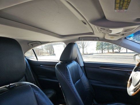 Used 2013 Lexus ES 350 w/ Luxury Pkg image 13