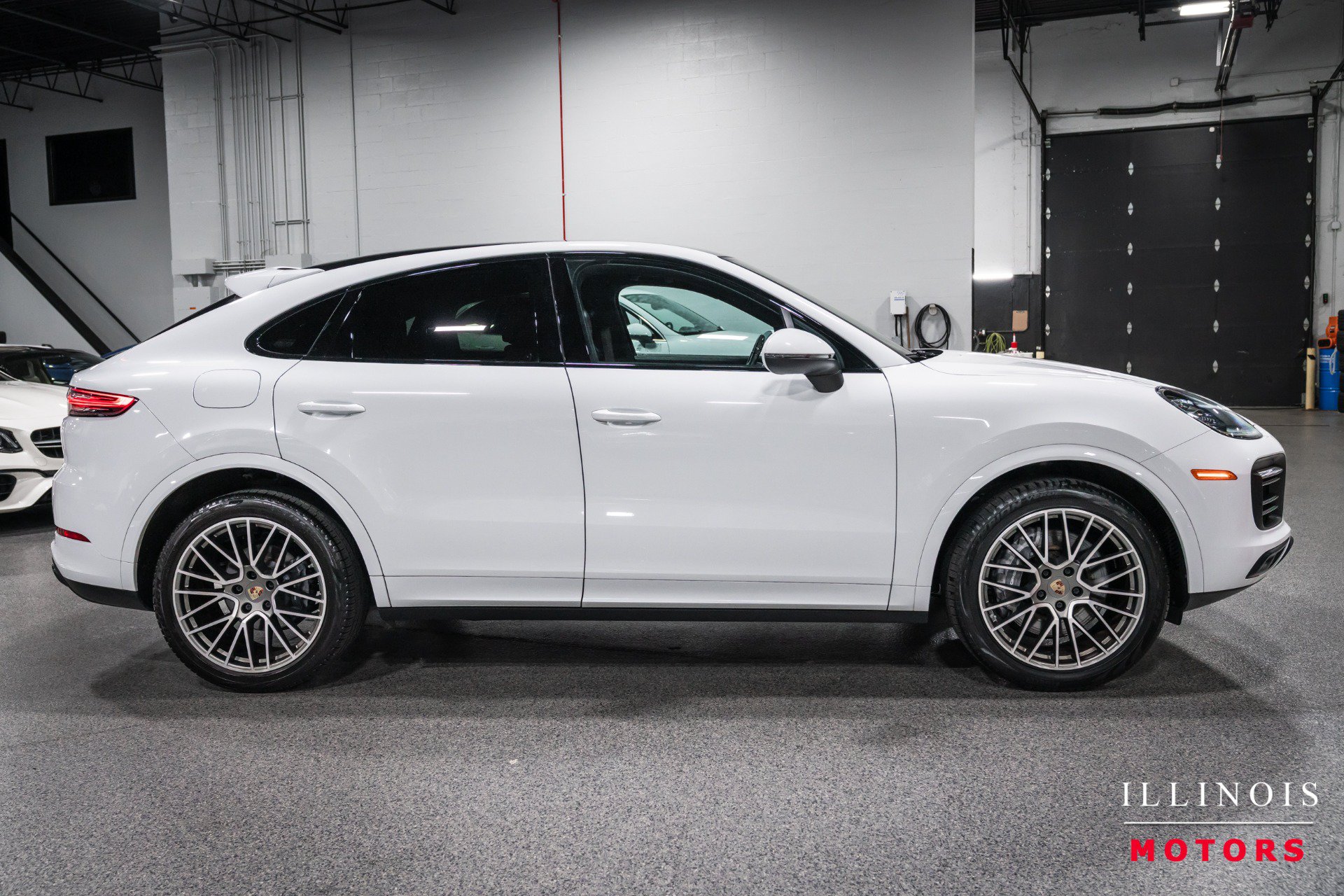 Used 2022 Porsche Cayenne Platinum Edition AWD/4WD image 6