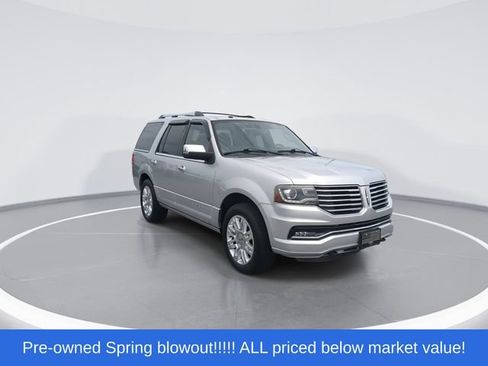 Used 2016 Lincoln Navigator Select AWD/4WD image 2