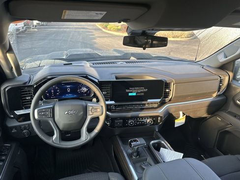 New 2026 Chevrolet Silverado 1500 LT Trail Boss w/ Convenience Package II image 10