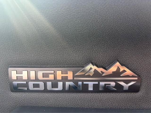 Used 2025 Chevrolet Silverado 1500 High Country w/ High Country Premium Package AWD/4WD image 29
