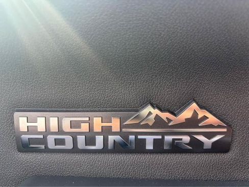 Used 2025 Chevrolet Silverado 1500 High Country w/ High Country Premium Package AWD/4WD image 29