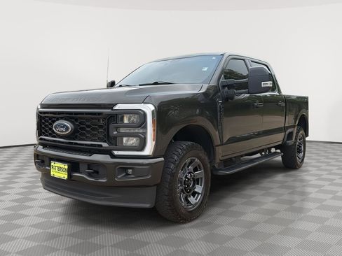 Used 2024 Ford F250 Lariat w/ Sport Appearance Package image 4