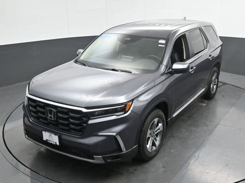 Used 2025 Honda Pilot EX-L image 33