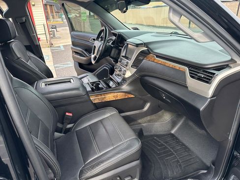 Used 2015 GMC Yukon Denali w/ Touring Package AWD/4WD image 29