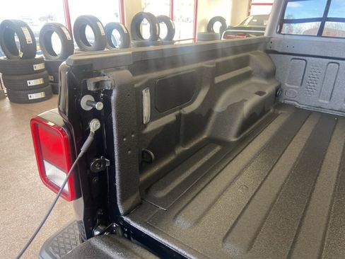 New 2025 Jeep Gladiator Sport image 12