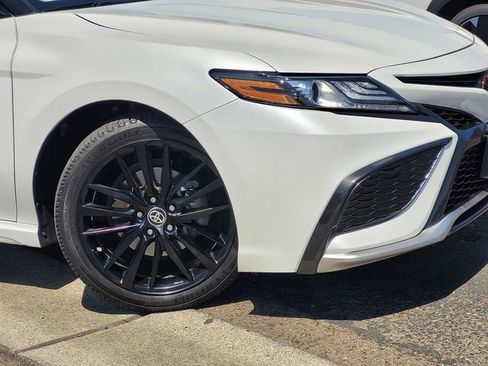 Used 2023 Toyota Camry XSE FWD image 9
