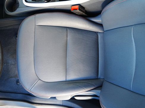 Used 2019 Chevrolet Bolt Premier w/ Infotainment Package image 9