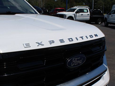 Used 2025 Ford Expedition Platinum AWD/4WD image 60