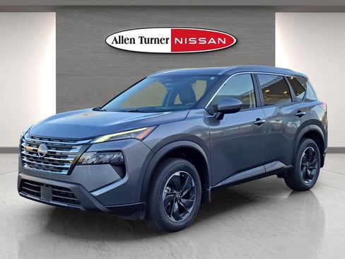 Used 2025 Nissan Rogue SV w/ SV Premium Package image 3